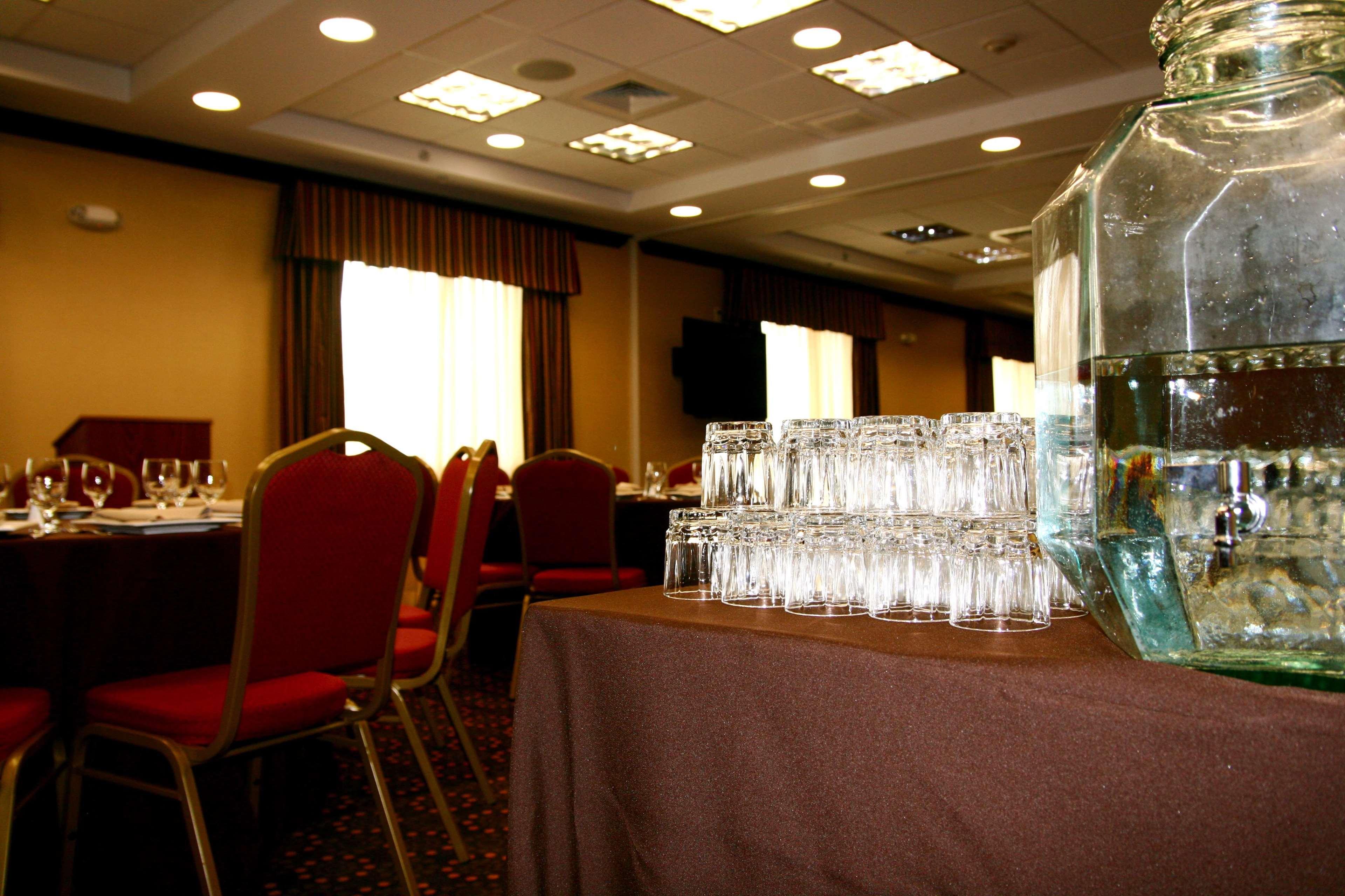 Hampton Inn & Suites Folsom Ristorante foto